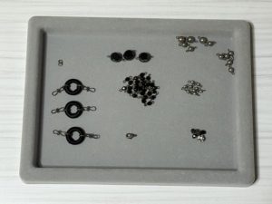 ビーズに9ピンを付け終わった写真